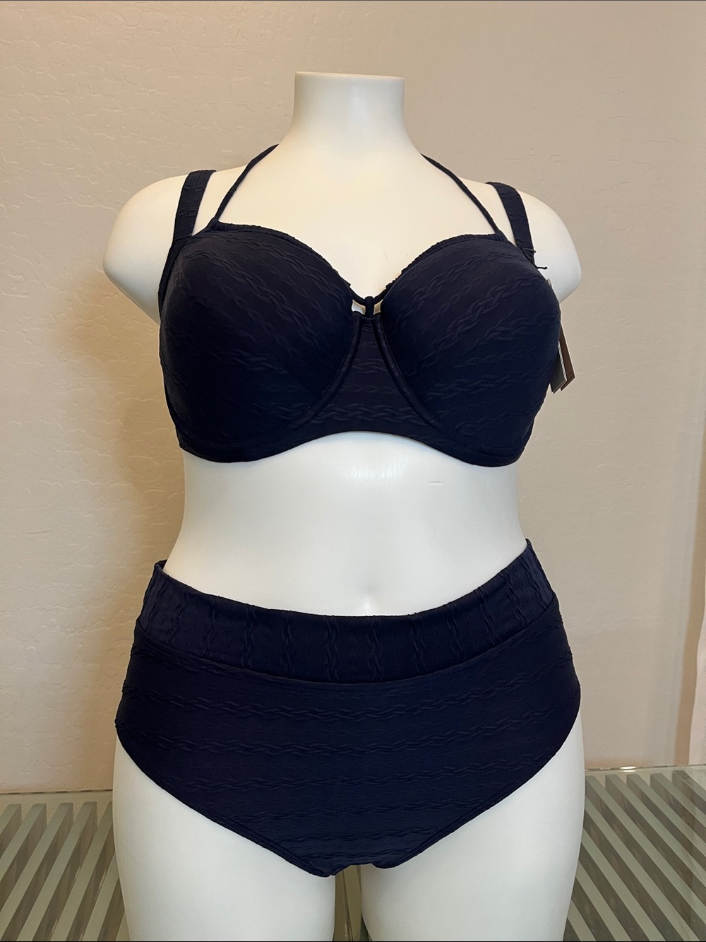 Plus-Size Navy Textured Bikini Set with Supportive Underwire